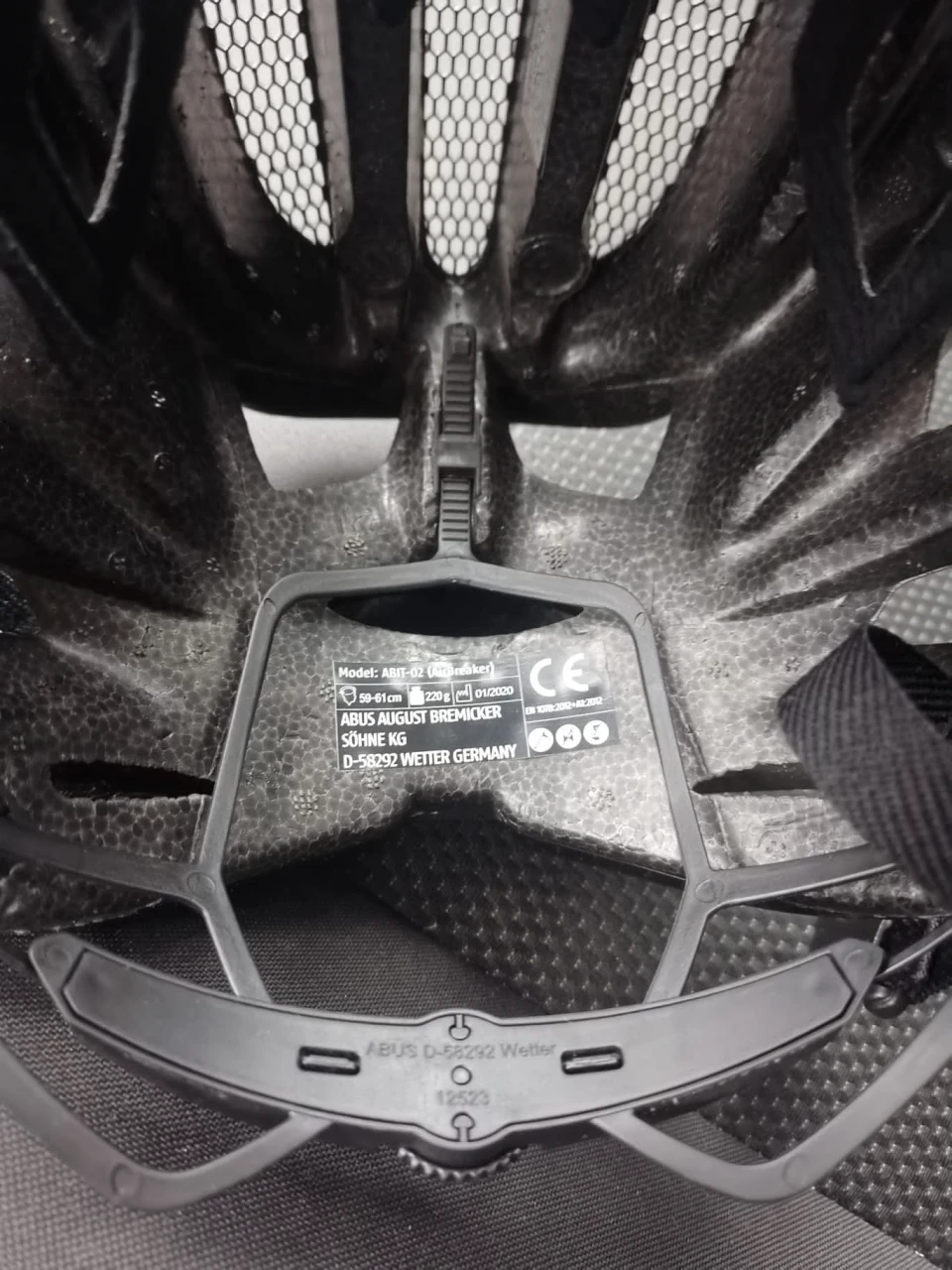 1. Cascã ABUS AIRBREAKER