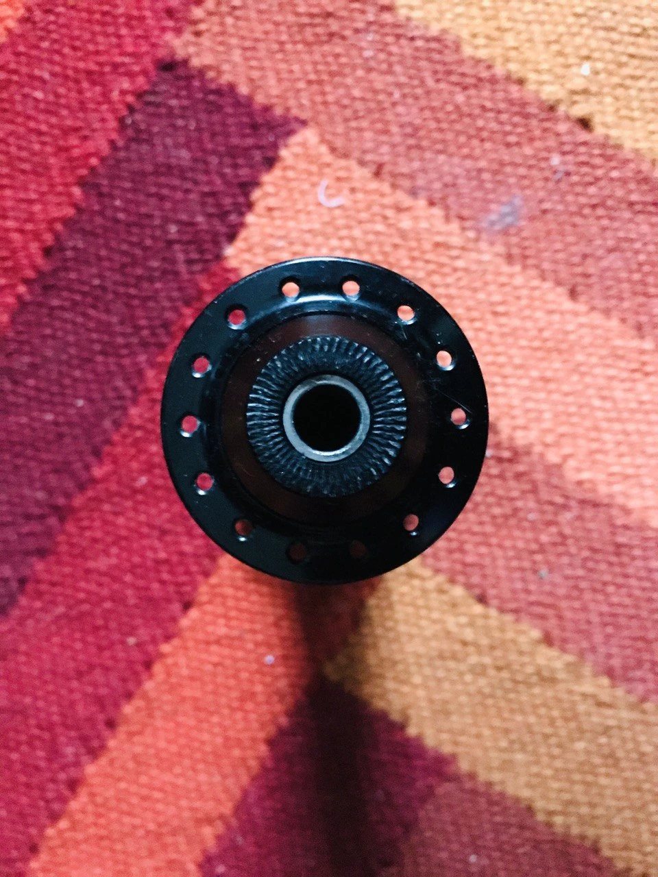 2. Butuc fata Specialized 28h + QR 100mm