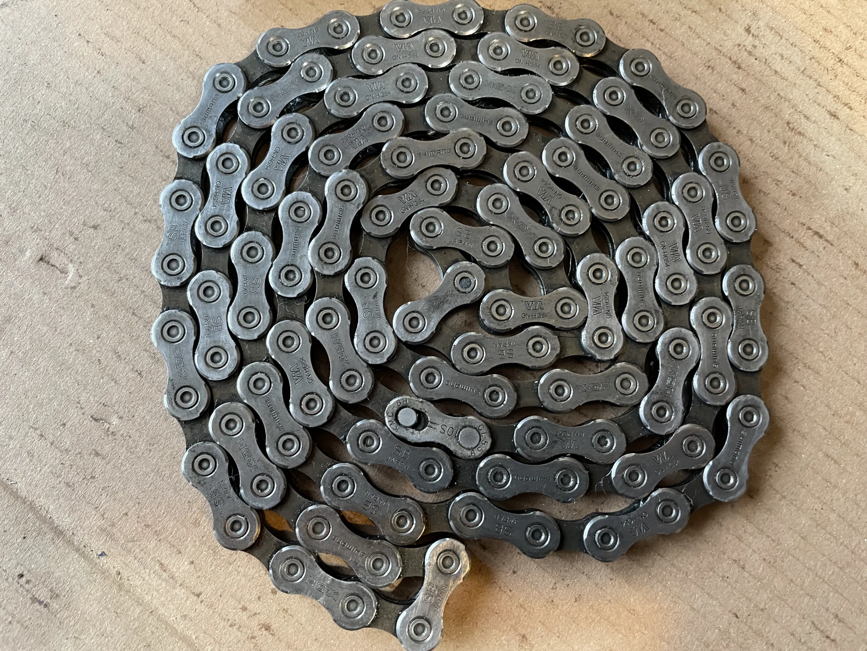 1. Lant Shimano CN-HG54 10 viteze
