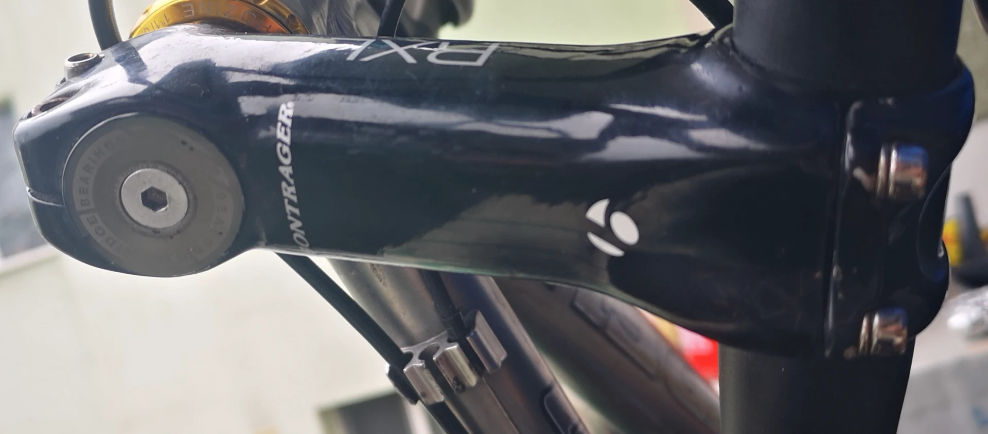 1. Pipa full Carbon BONTRAGER