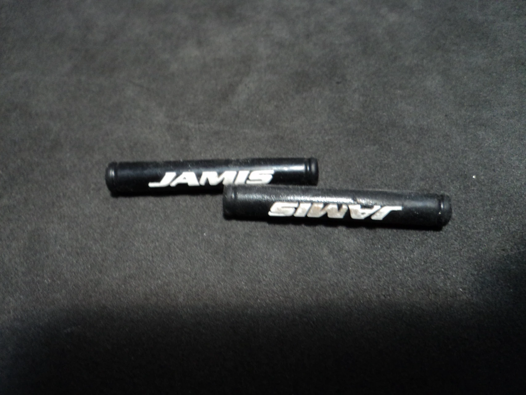 1. Protectie pe camasa Jamis