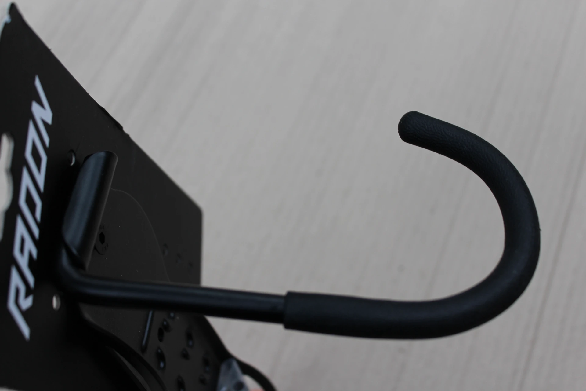 1. Radon Bike Wall Mount Type - suport bicicleta Plus