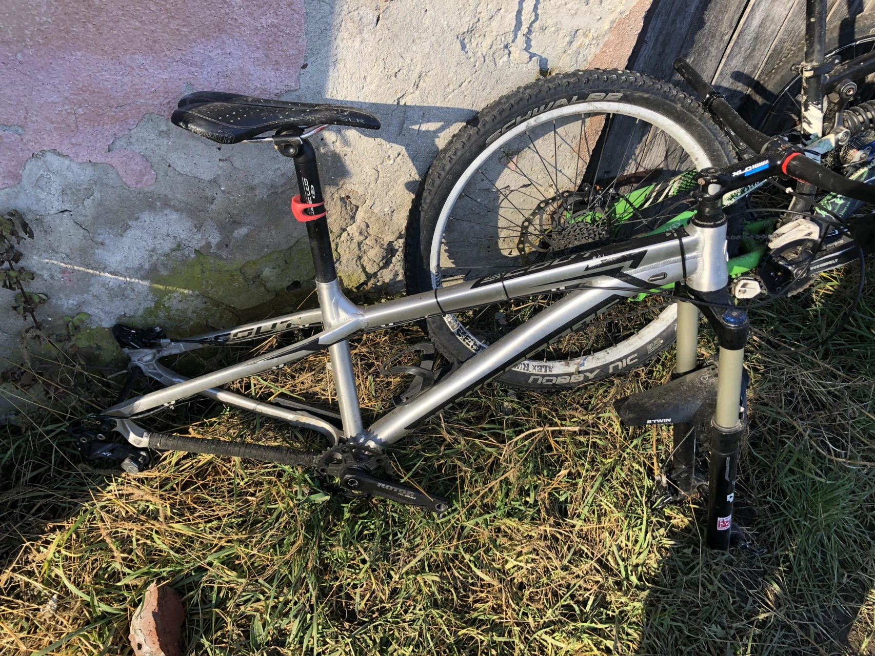 1. Schimb biciclete pe una electrica full suspension