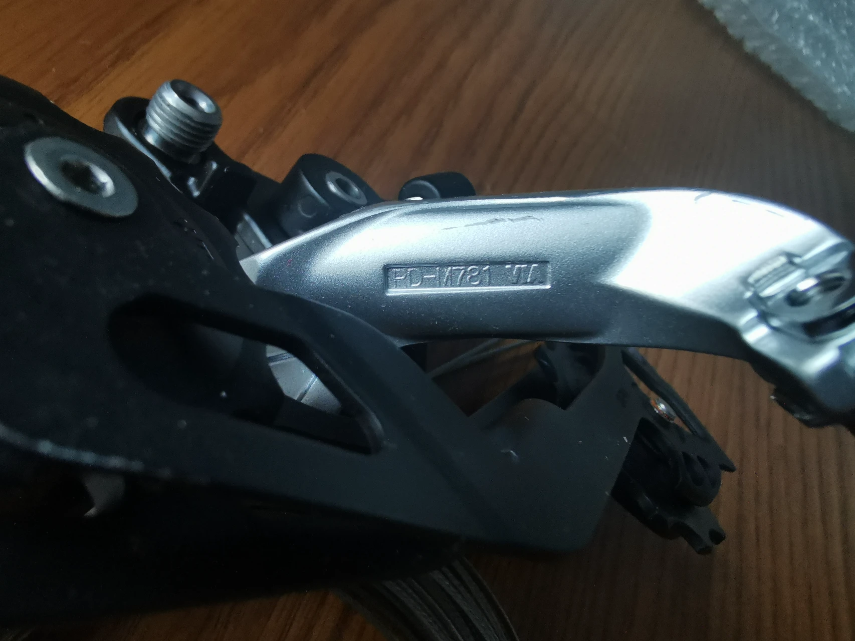 1. Schimbator spate Shimano m781 Deore xt SGS