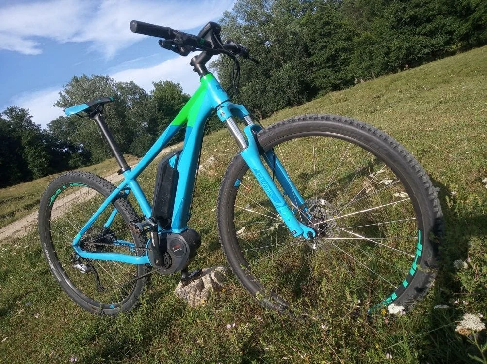 1. Cube Reaction one Bosch electric delimitat 50KM