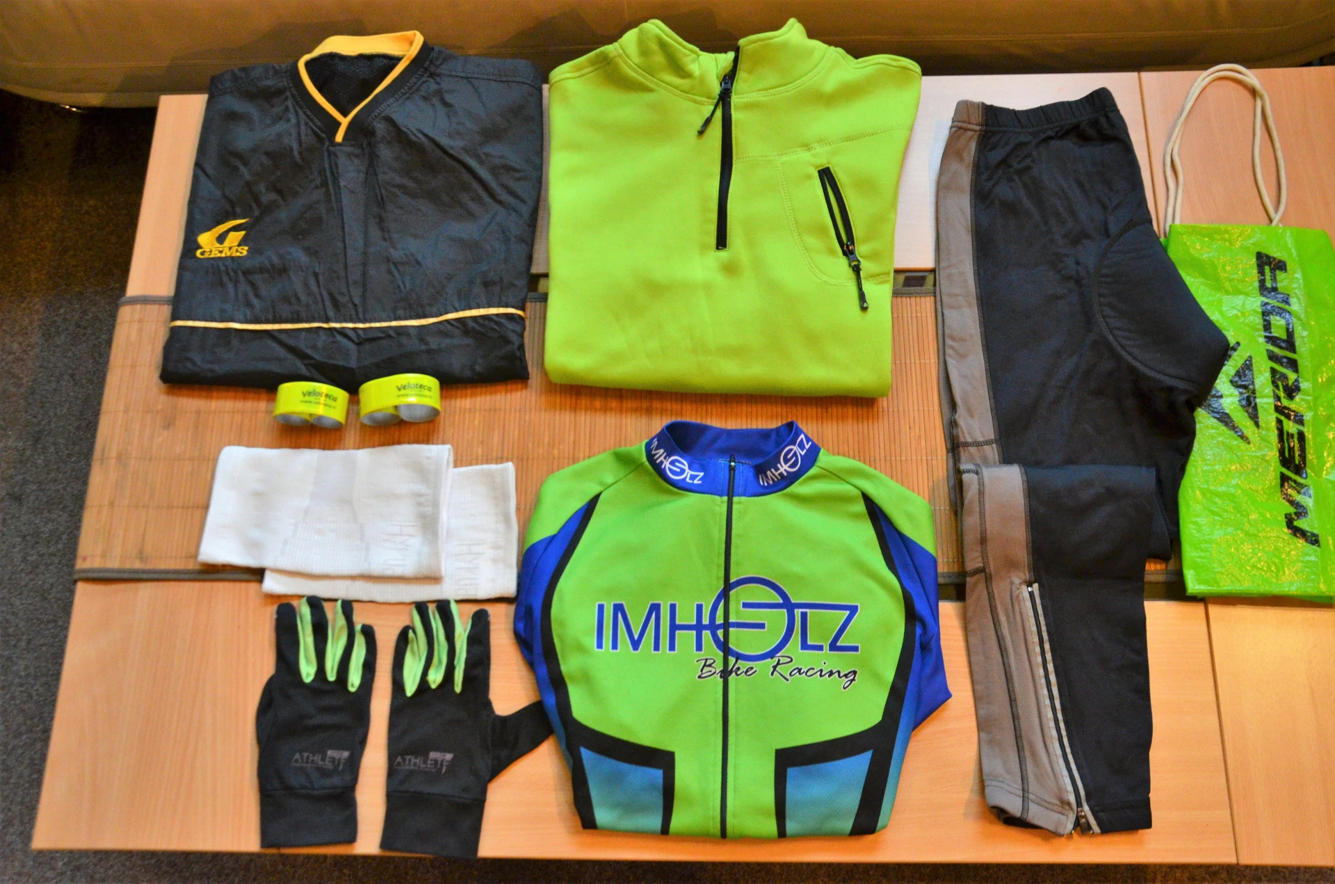8. Echipament ciclism sezon rece 8 piese mărime M/L (set 4)