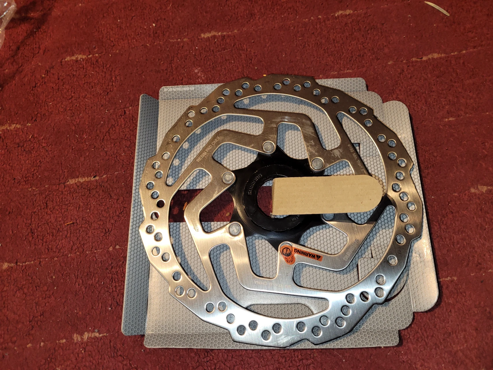 3. Disc frână Shimano SM-RT10M, 180mm Centerlock - nemontat, nou