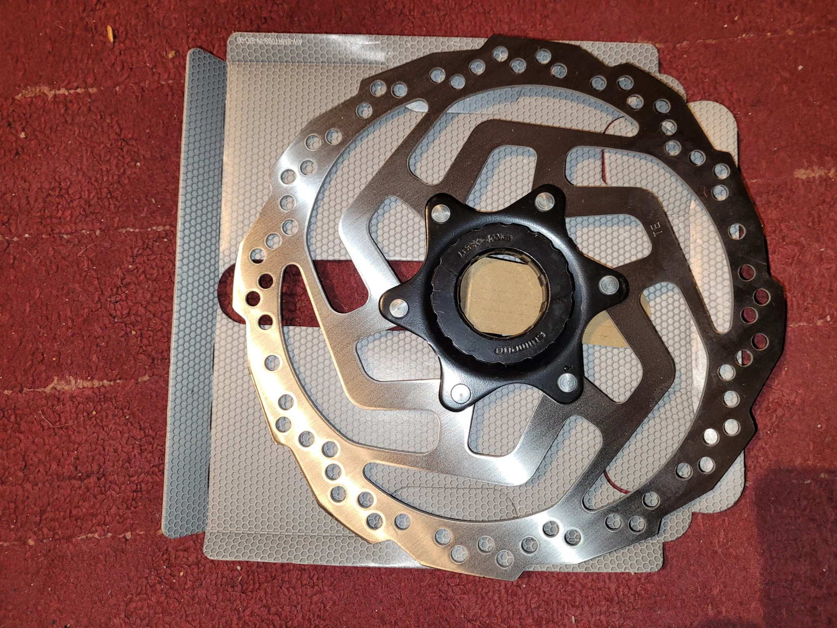 2. Disc frână Shimano SM-RT10M, 180mm Centerlock - nemontat, nou