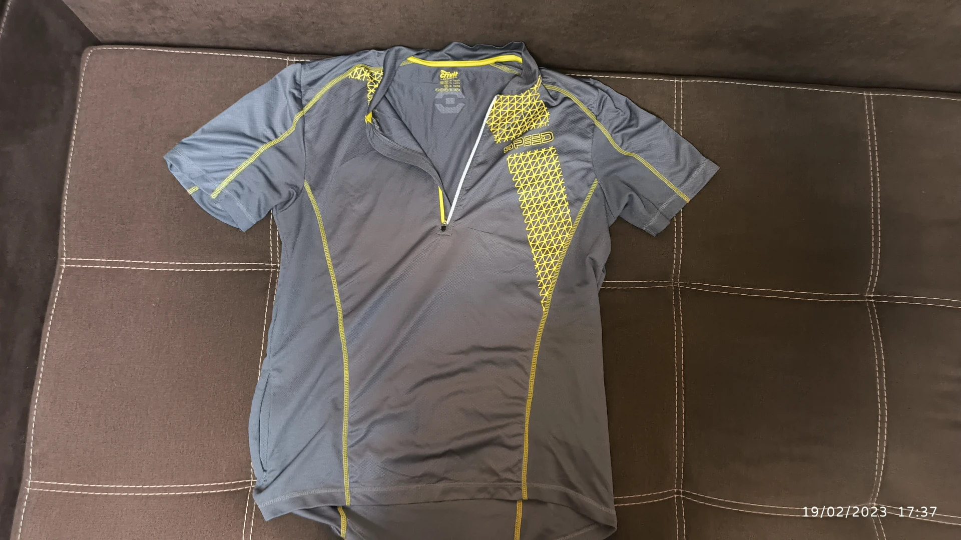 10. Tricouri mânecă scurtă XL