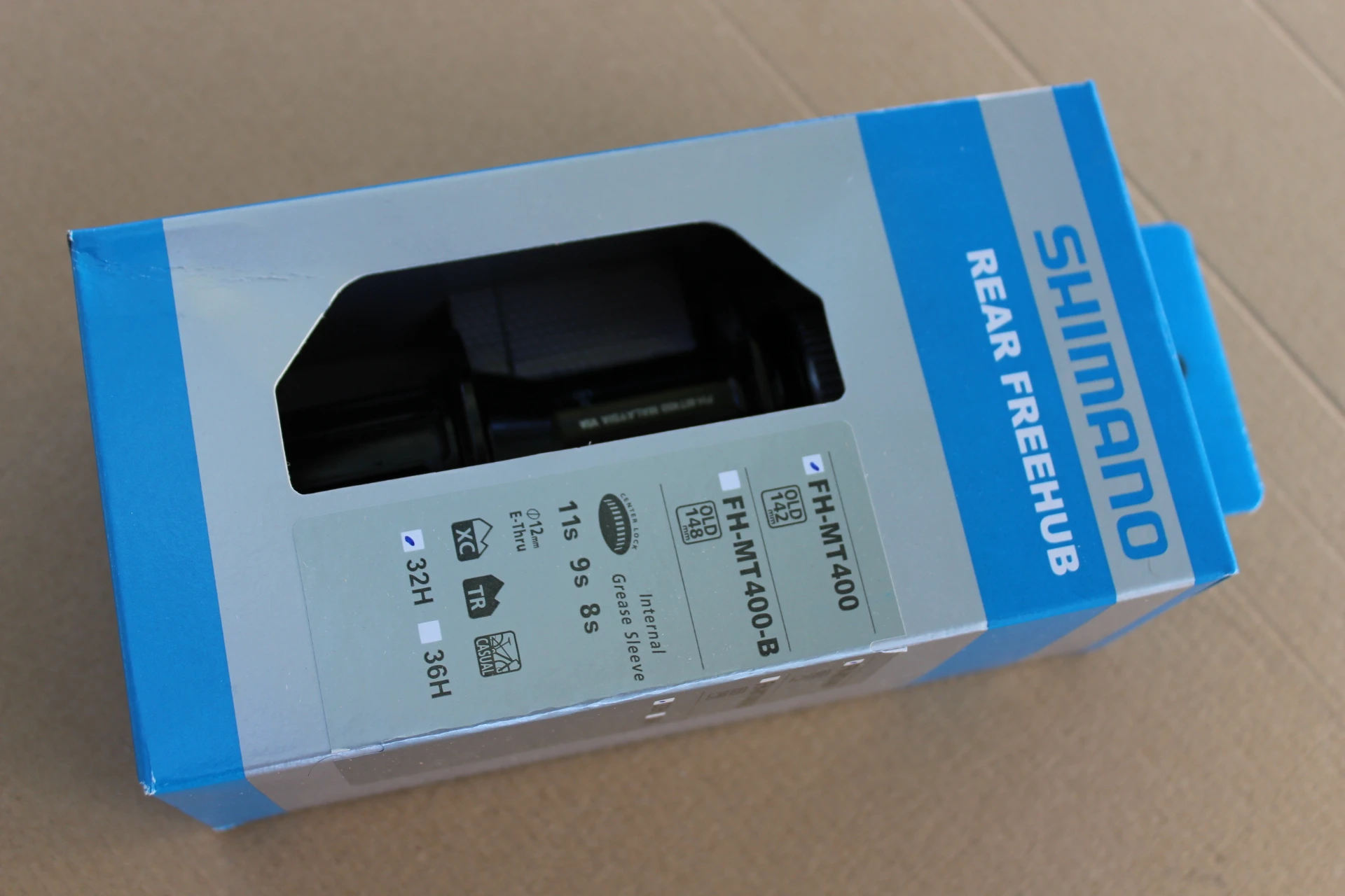 2. Shimano FH-MT400 Center-Lock butuc spate 12x142mm - 32gauri