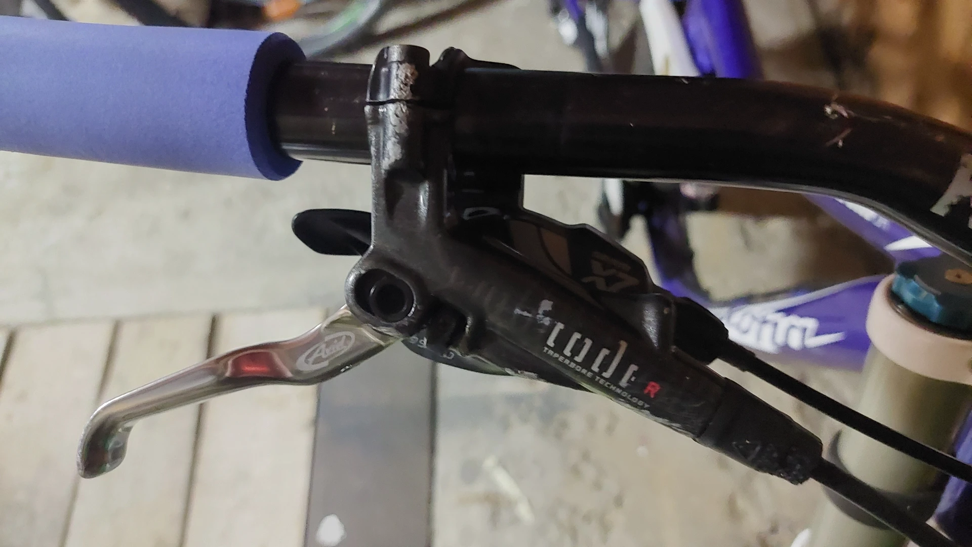 1. Bicicleta Kona Operator DH