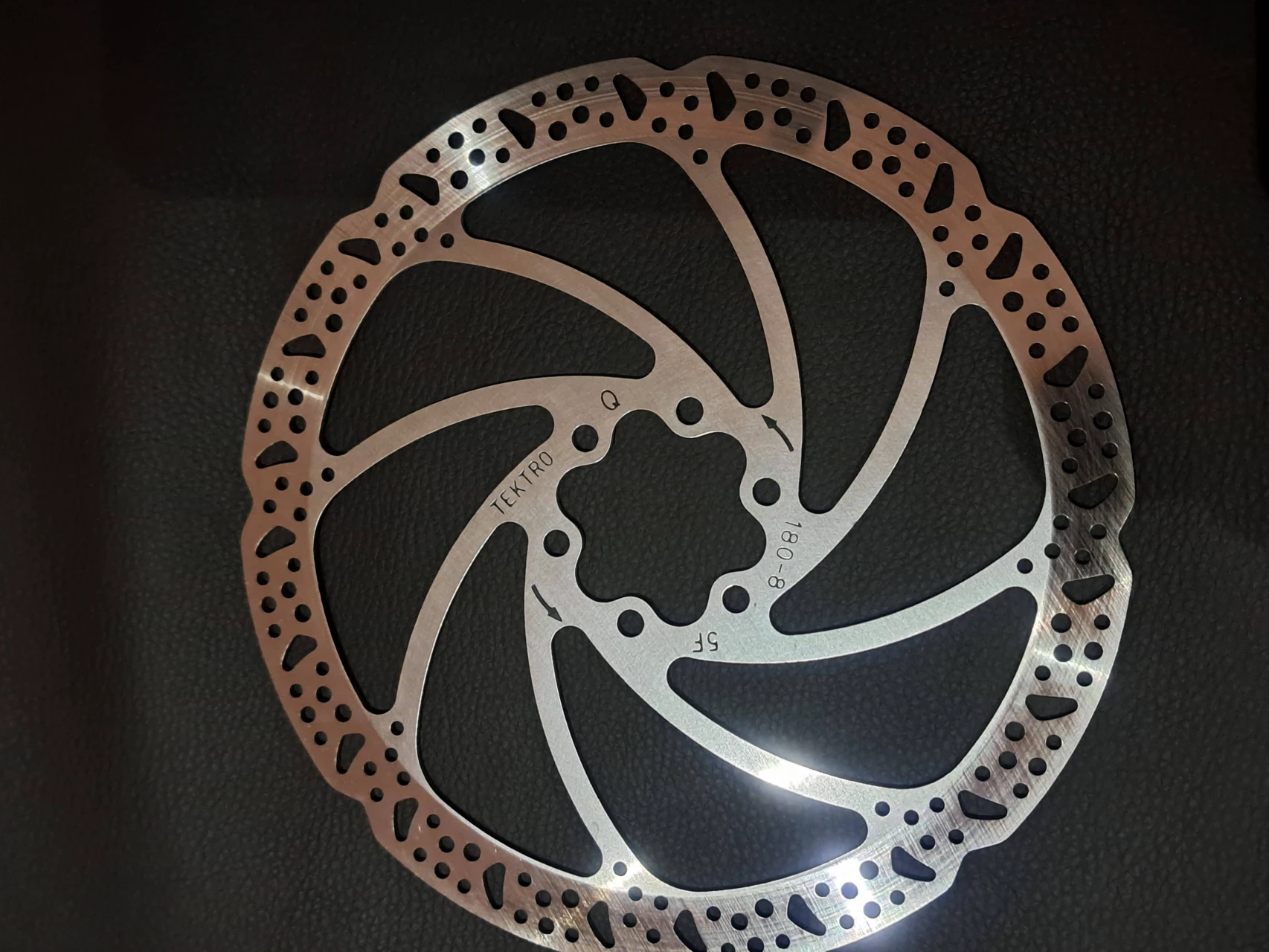 1. Disc Tektro TR-8 180mm