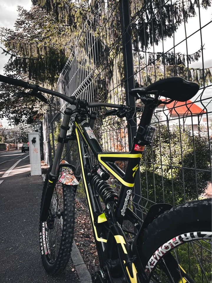 1. Specialized Status II (2016) L
