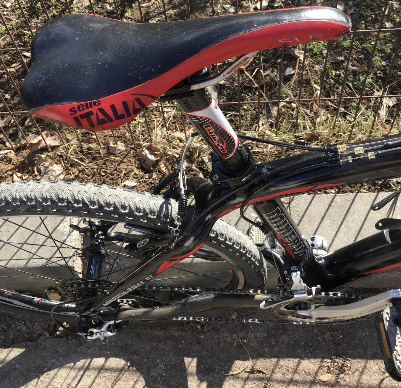 1. Bicicleta carbon minerva linie xt