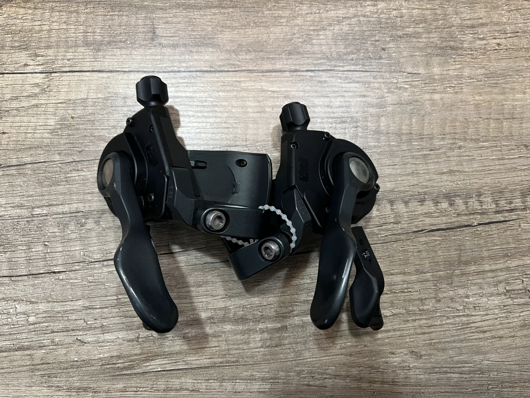 1. MANETE SCHIMBATOR SHIMANO TIAGRA SL-4700 SET 2X10V