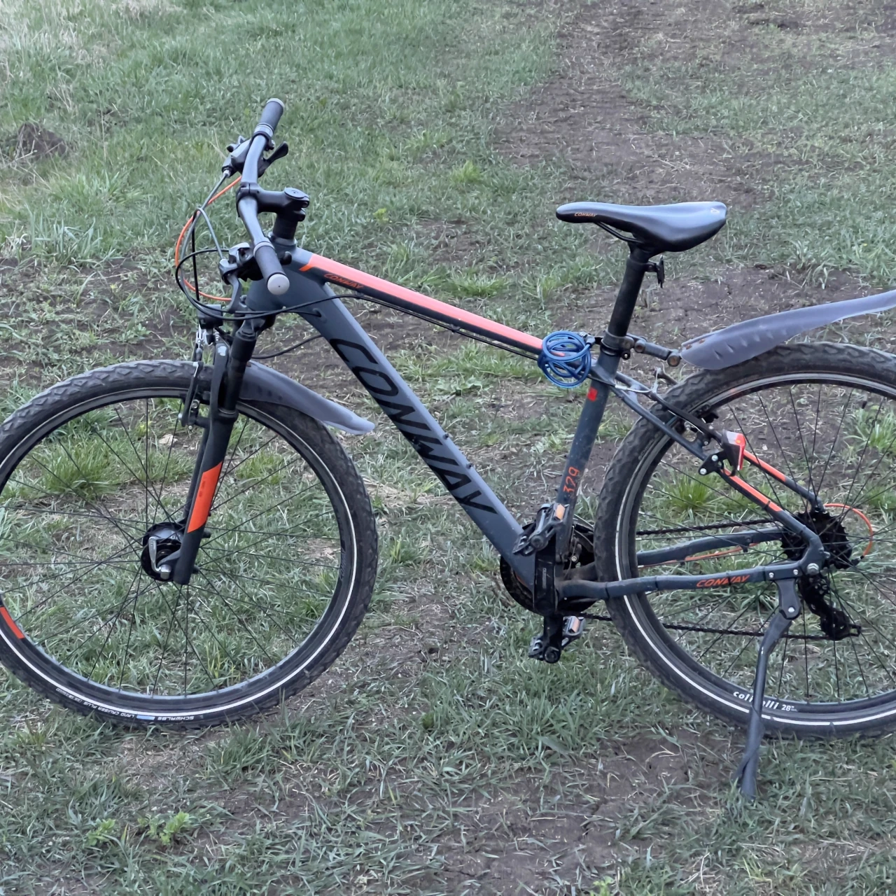 1. Vând bicicleta CONWAY