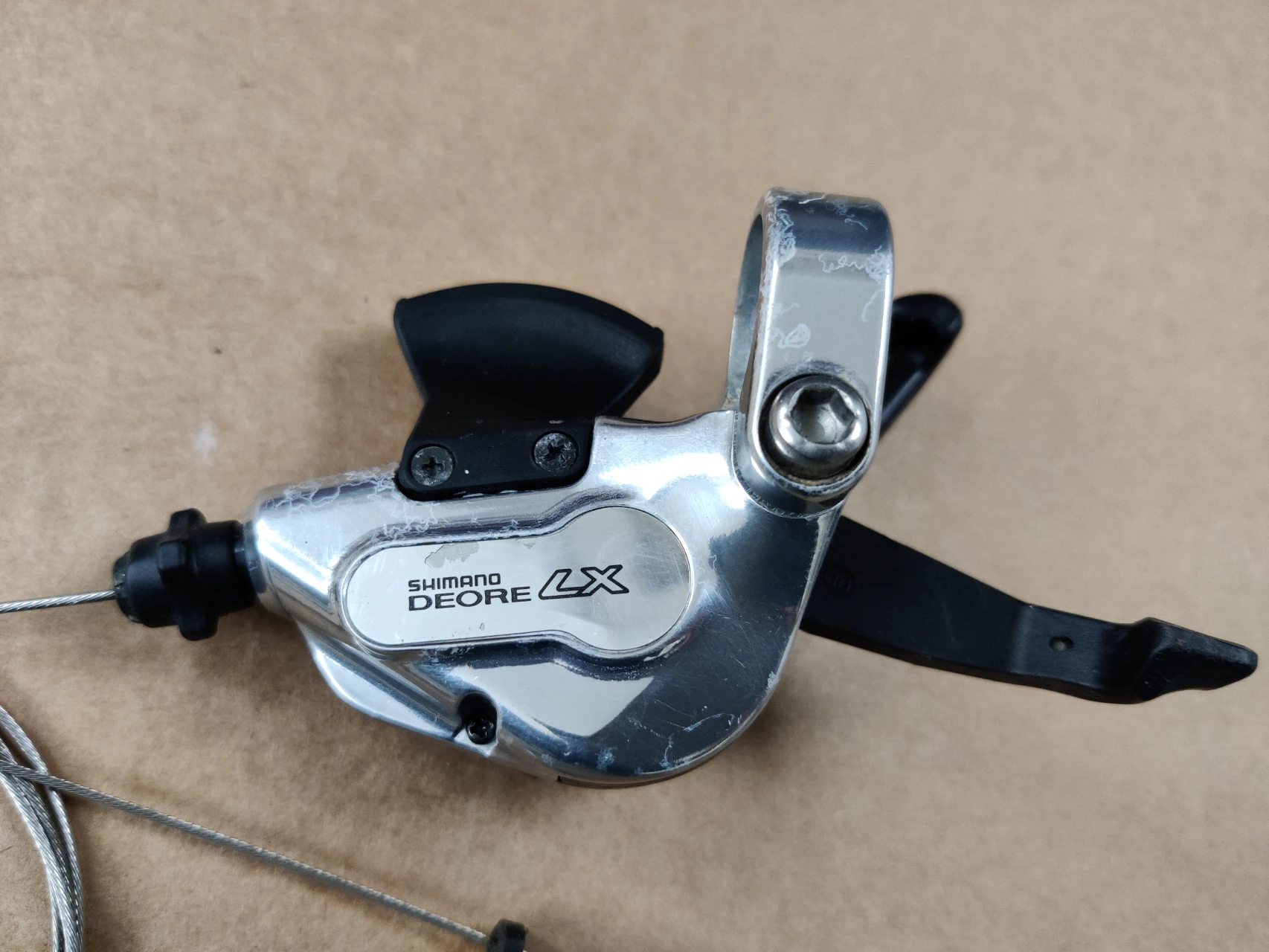 4. Set manete schimbator / shifter-e Shimano Deore LX 3x8v