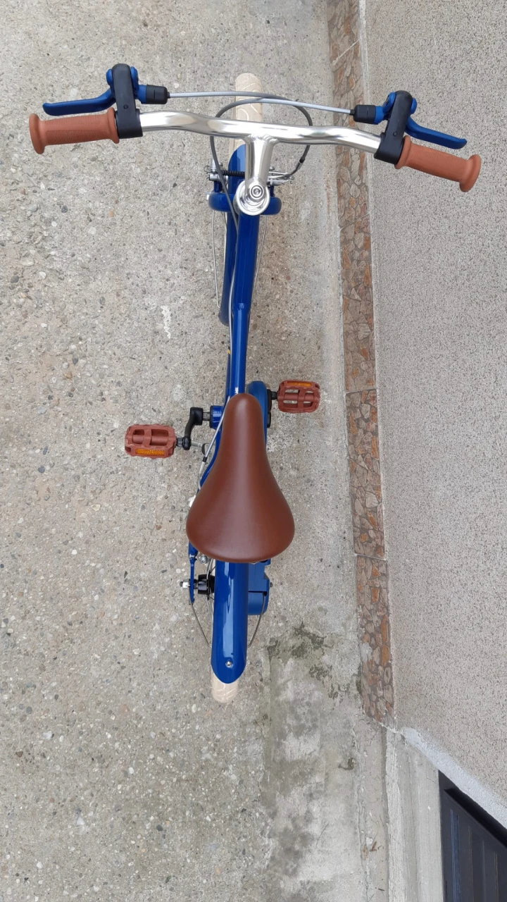 1. Bicicleta 16" 7 kg, cadru aluminiu
