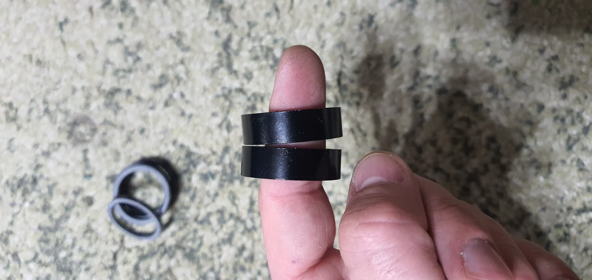 2. Inele distantiere carbon pentru gat furca