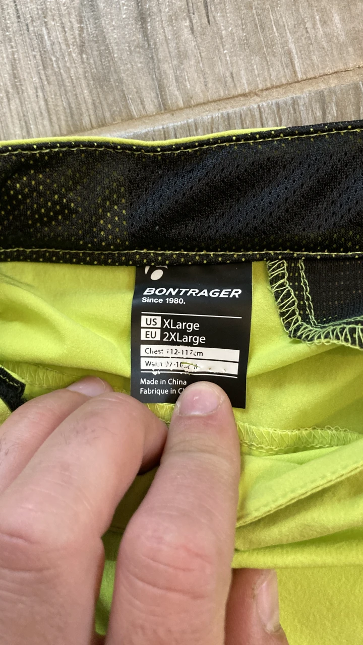 3. Pantaloni scurti Bontarger XL