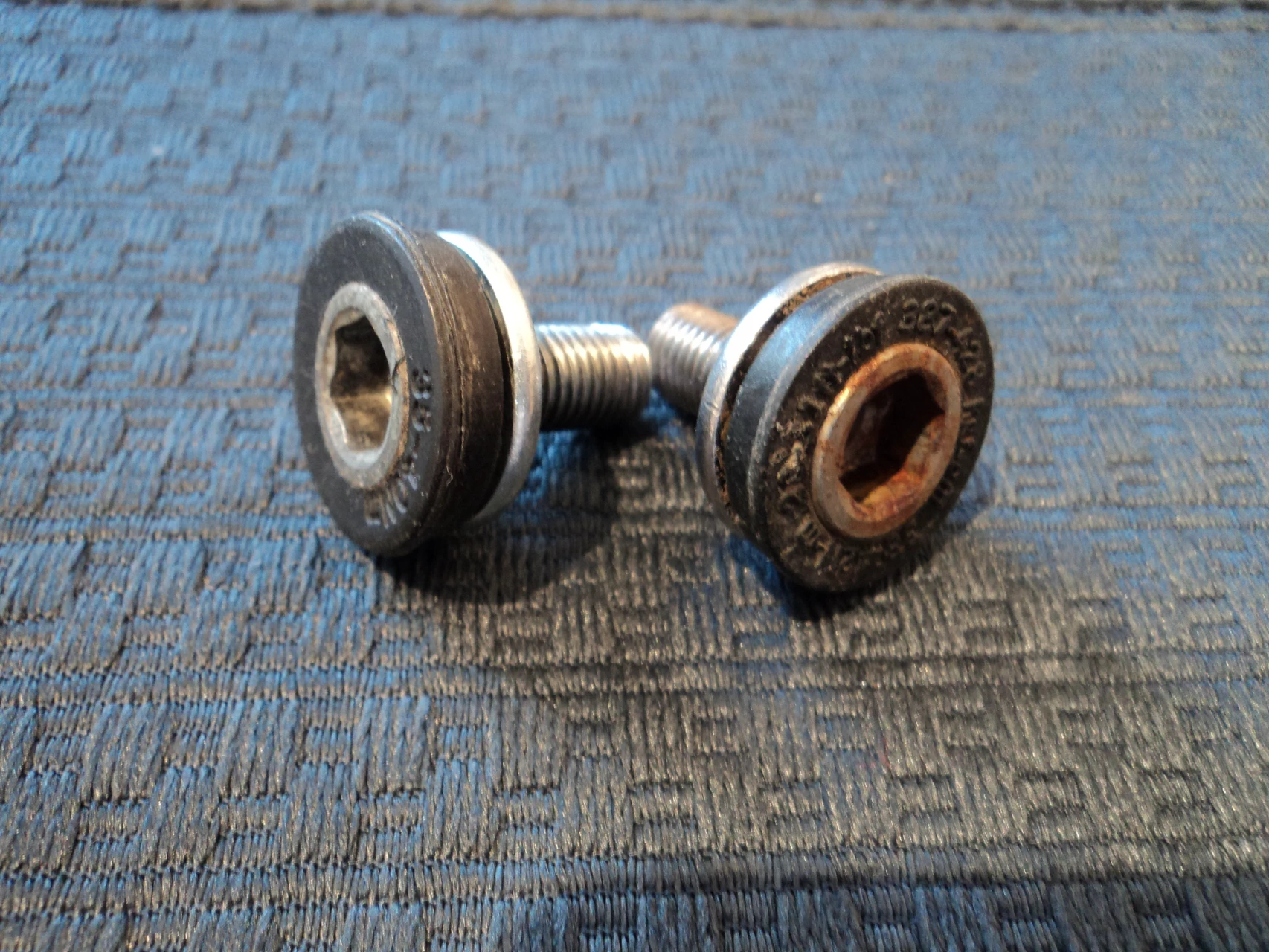 2. Seturi suruburi angrenaj
