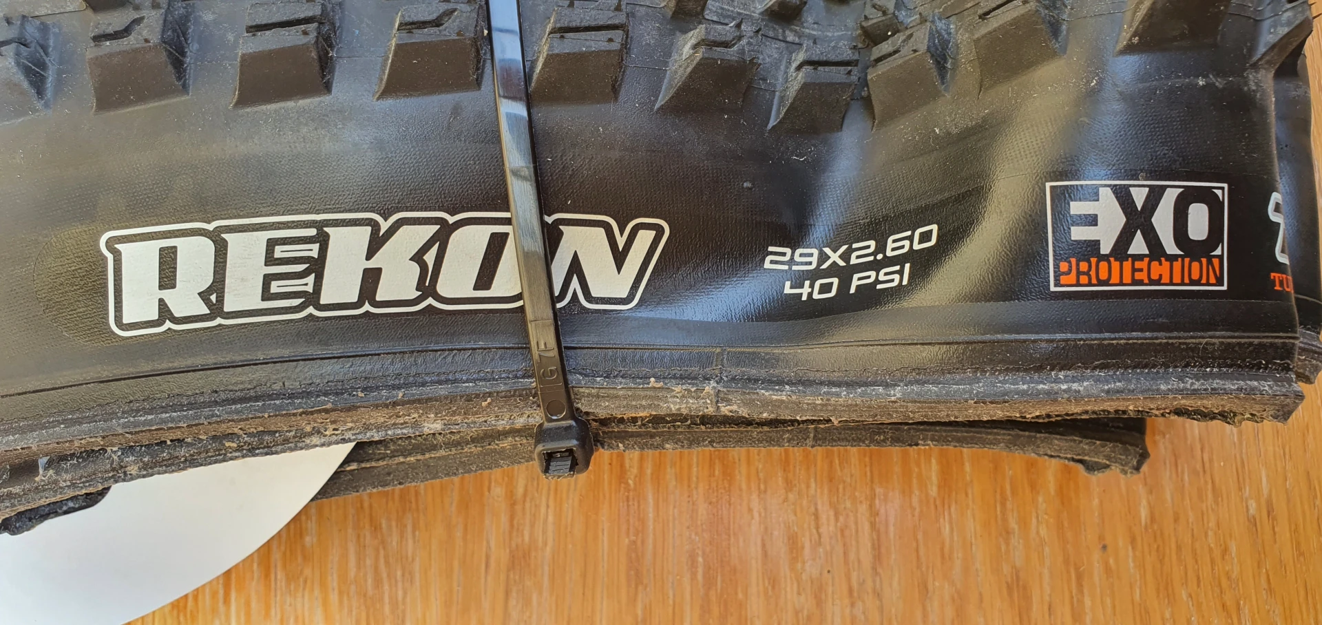 1. Anvelopa Maxxis Rekon 29x2.6 EXO/TR