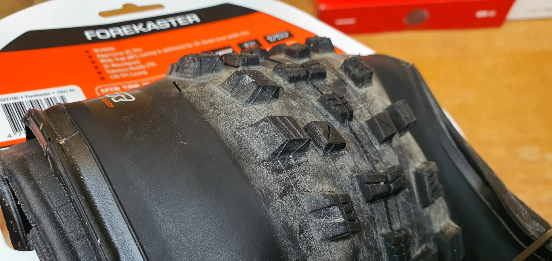 1. Anvelopa Maxxis Forekaster 29 x 2.6 TR/EXO/120Tpi