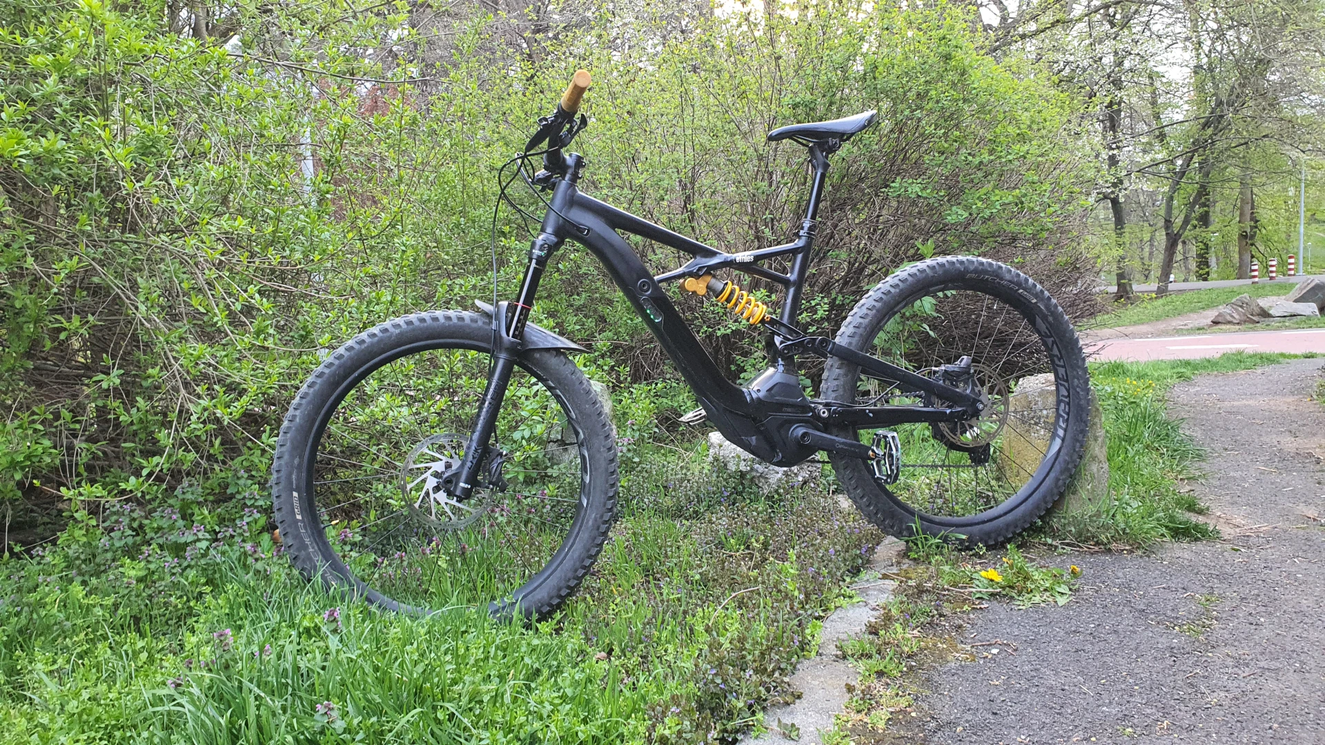 1. Specialized kenevo