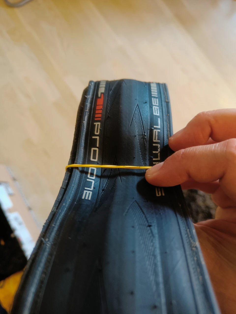 1. Cauciuc Schwalbe PRO One TLE - 25 mm (tubeless)