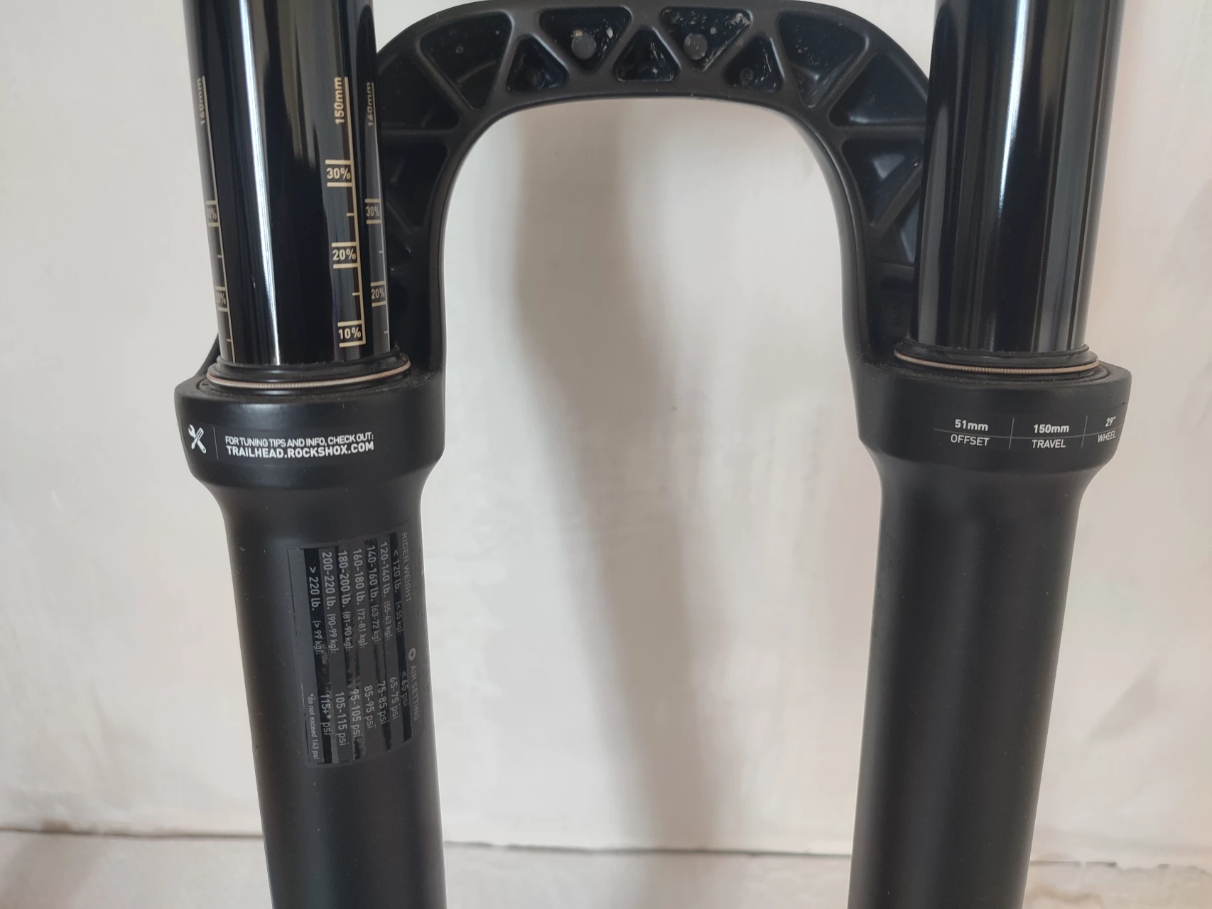 1. Rock shox yari! boost, e bike ready ,150mm ca nou