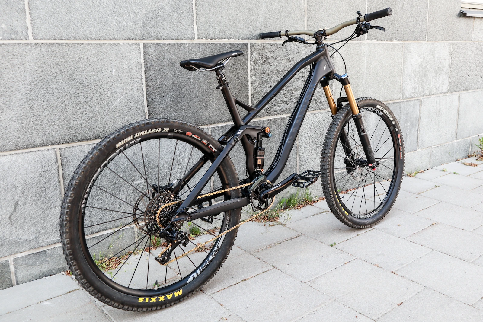 1. Canyon Spectral 2016 Fox factory Ohlins