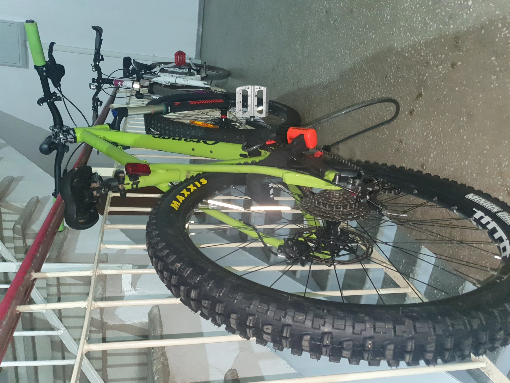 1. Bicicleta hardtail enduro Orange Crush 27.5