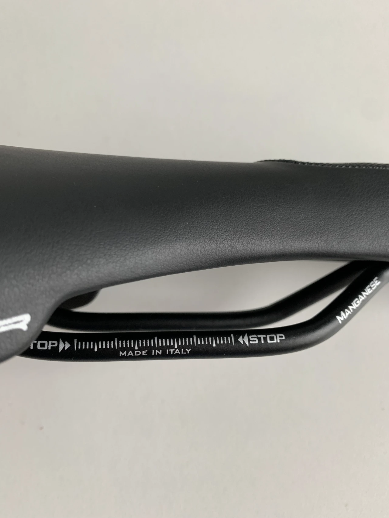 4. Sa Selle Italia SRL Tri Gel - Carbon/Manganese - 252 grame