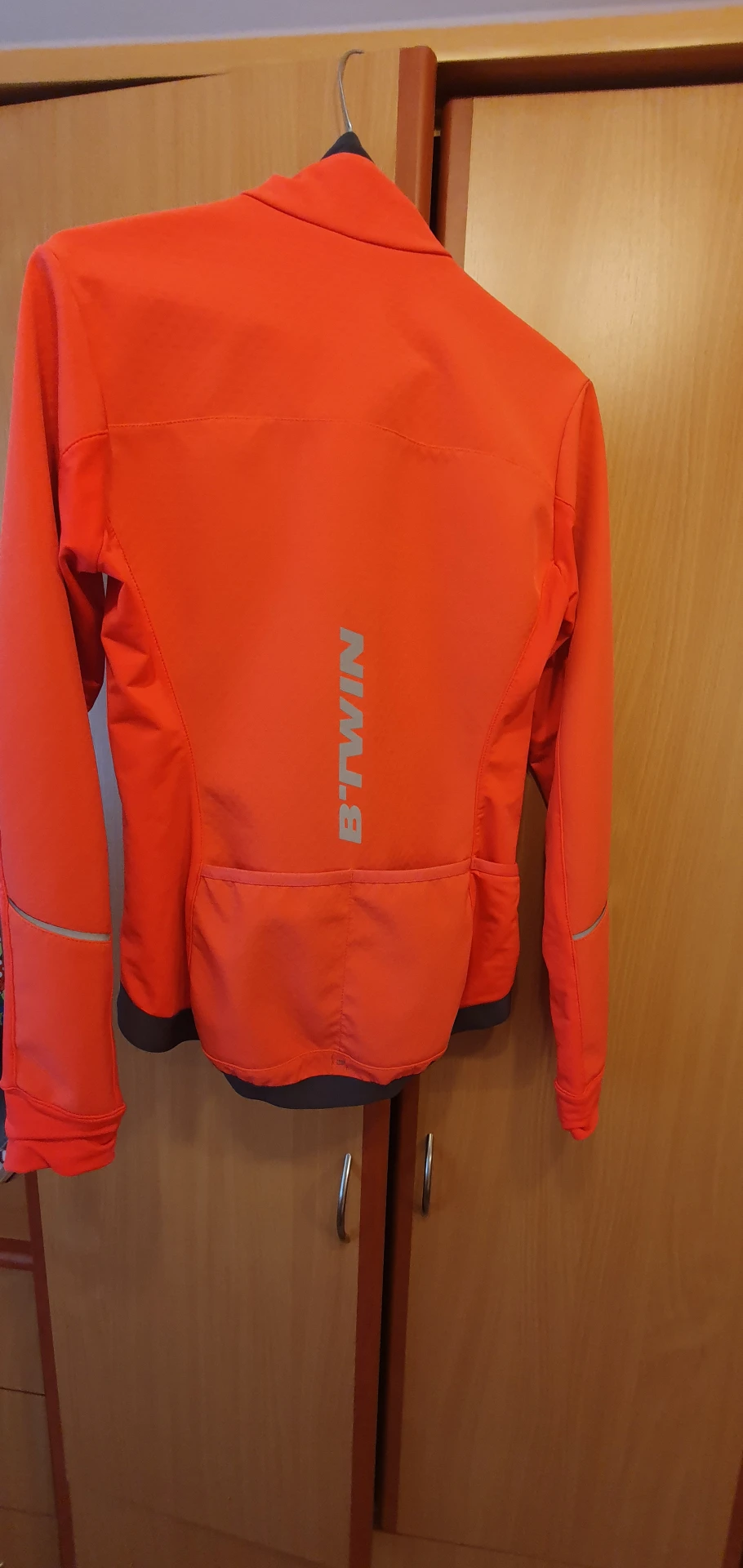 3. Jacketa ploaie vant Btwin