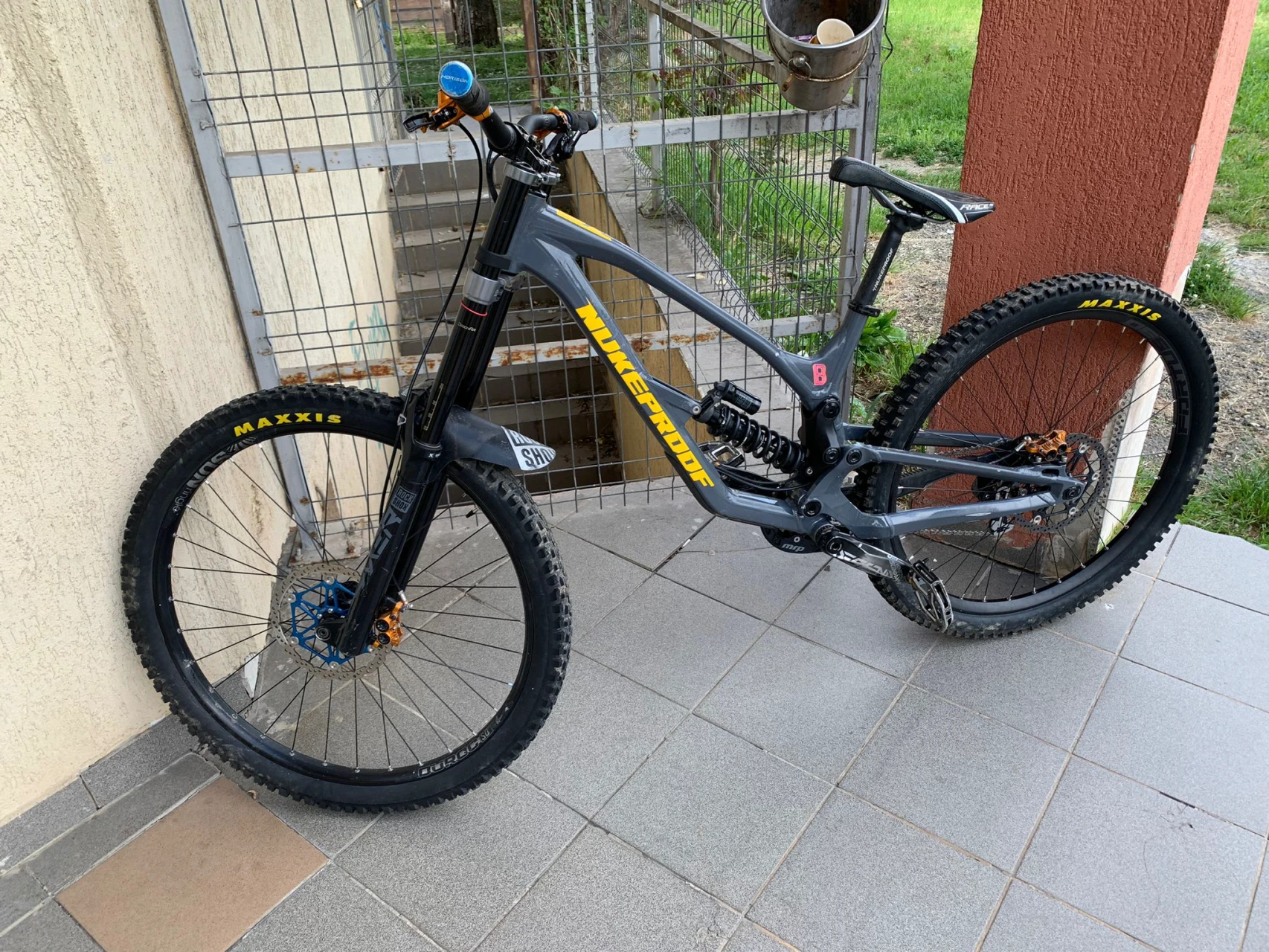 1. Nukeproof Dissent 290- 2022 Marime L