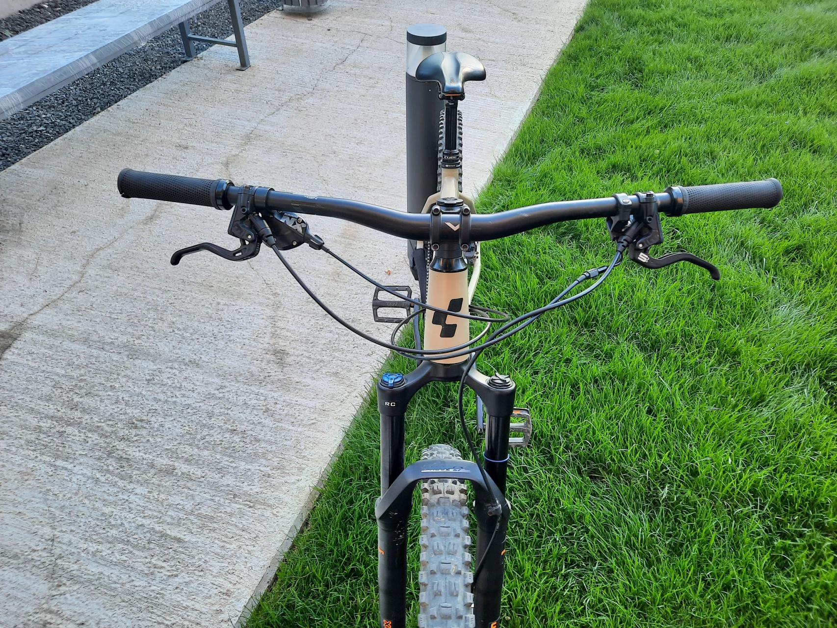 1. Bicicleta Cube Reaction TM Desert Orange 2021