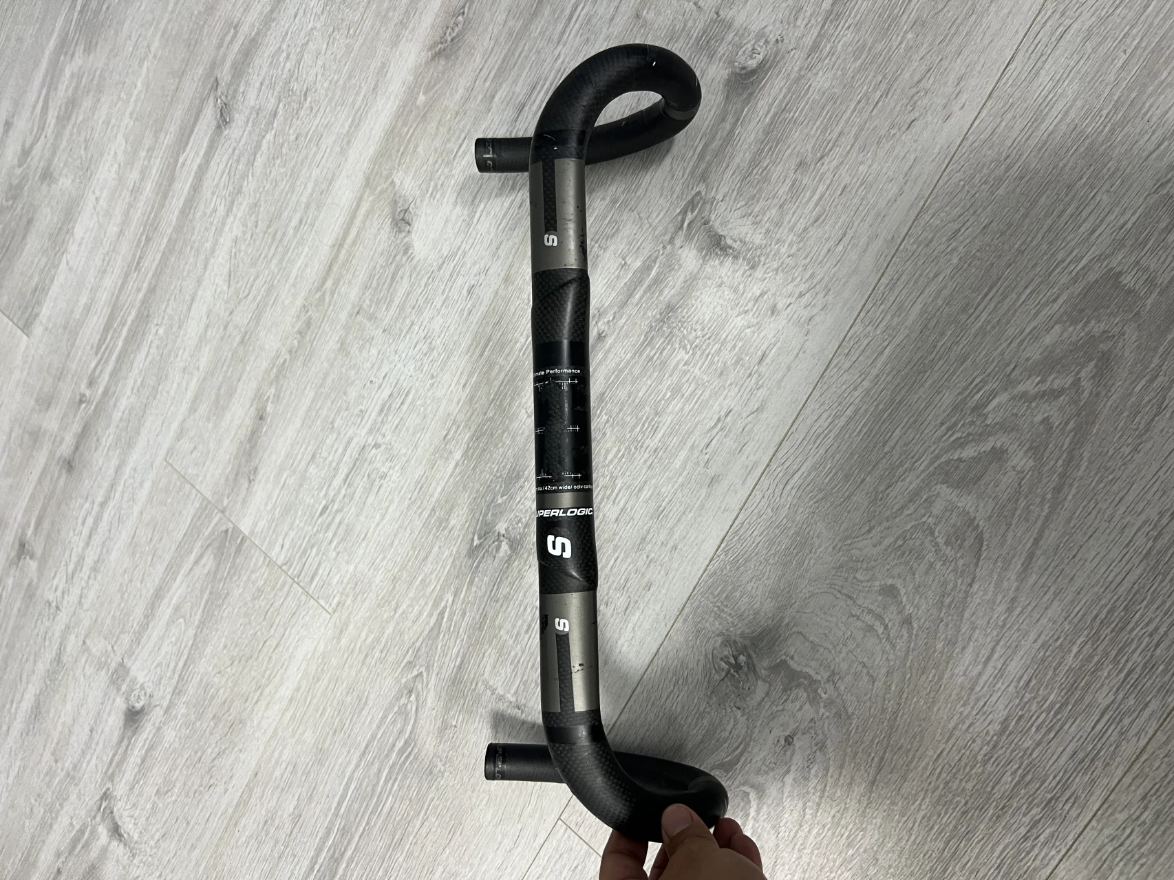 1. Ghidon cursiera carbon Superlogic 420mm