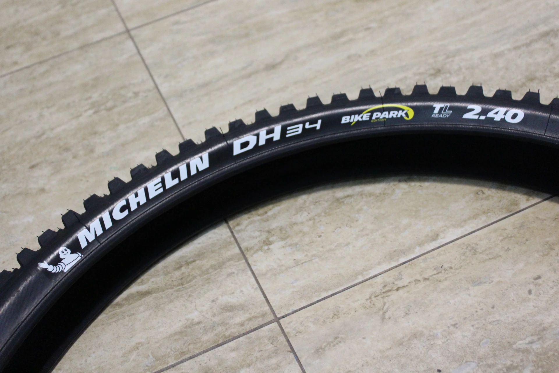 6. Michelin DH 34 Bike Park 29x2.40" Tubeless - sarma