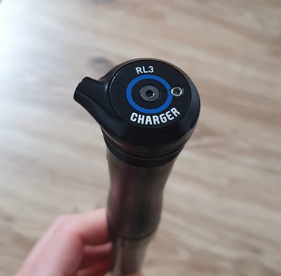 1. Cartus ROCKSHOX Charger Scott 3-Position Remote Damper Scott SID B1 100mm