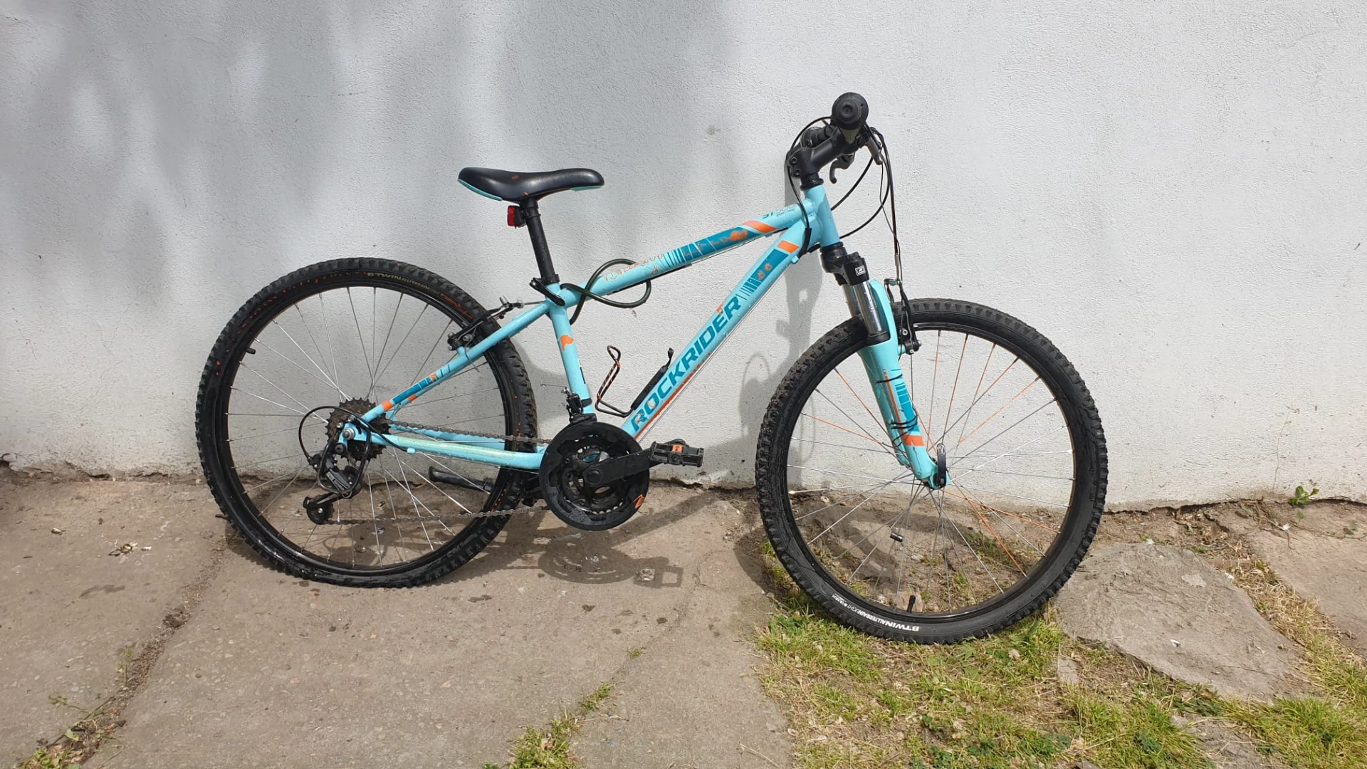 1. Bicicleta Rockrider roti 24