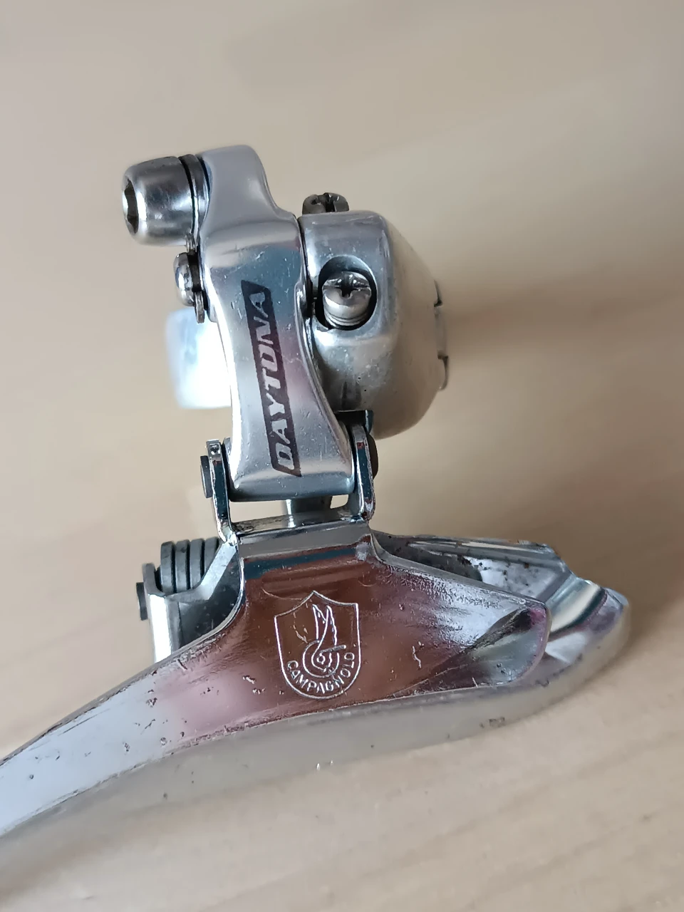 1. Schimbător foi Campagnolo Daytona 2x9 viteze