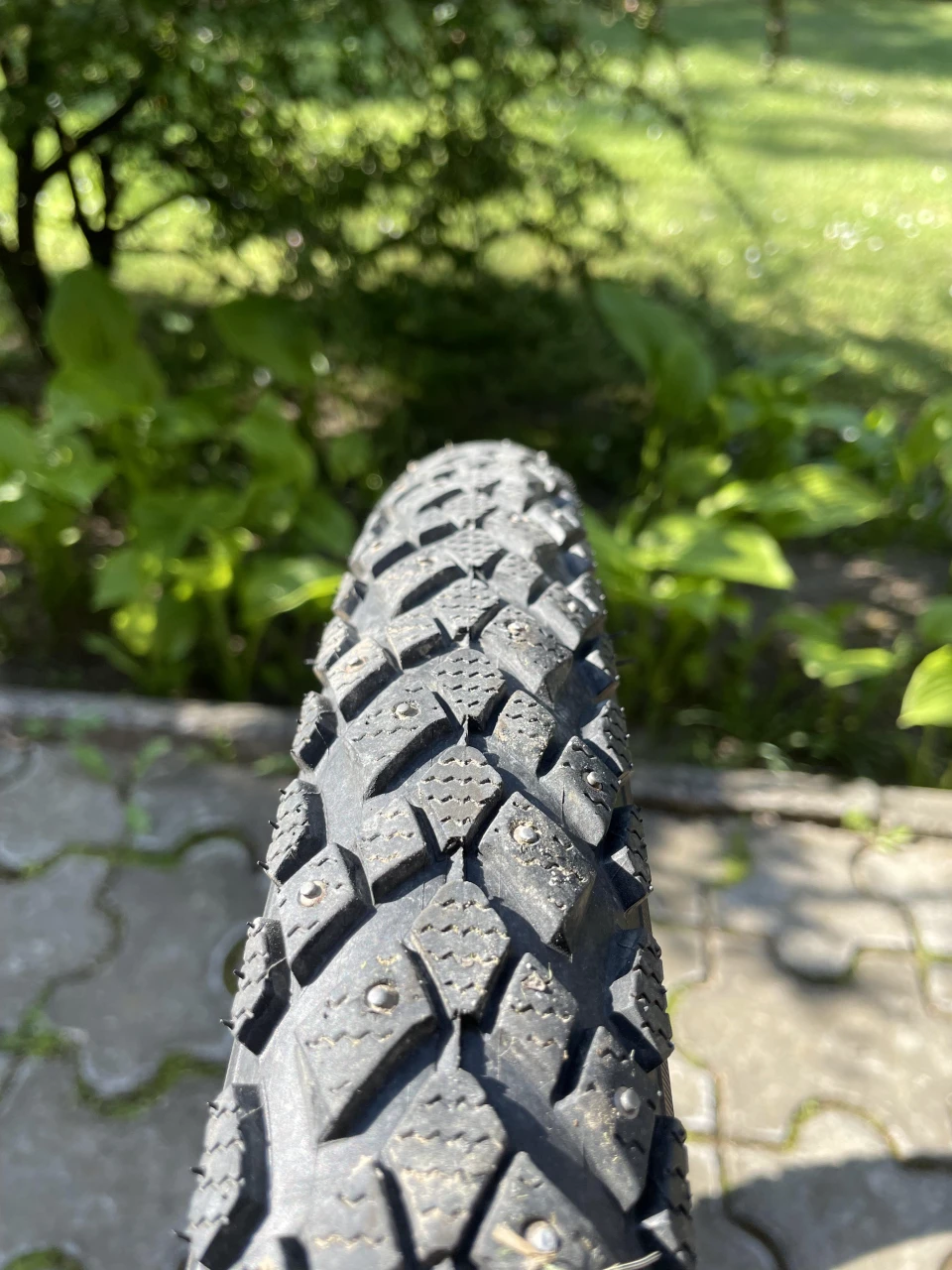 1. Cauciuc SCHWALBE WINTER PLUS MARATHON 28X2.00 622mm
