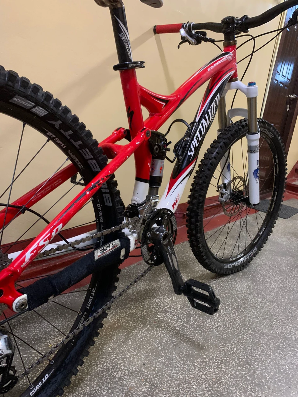 1. Bicicleta Specialized Stumpjumper, Full Suspension