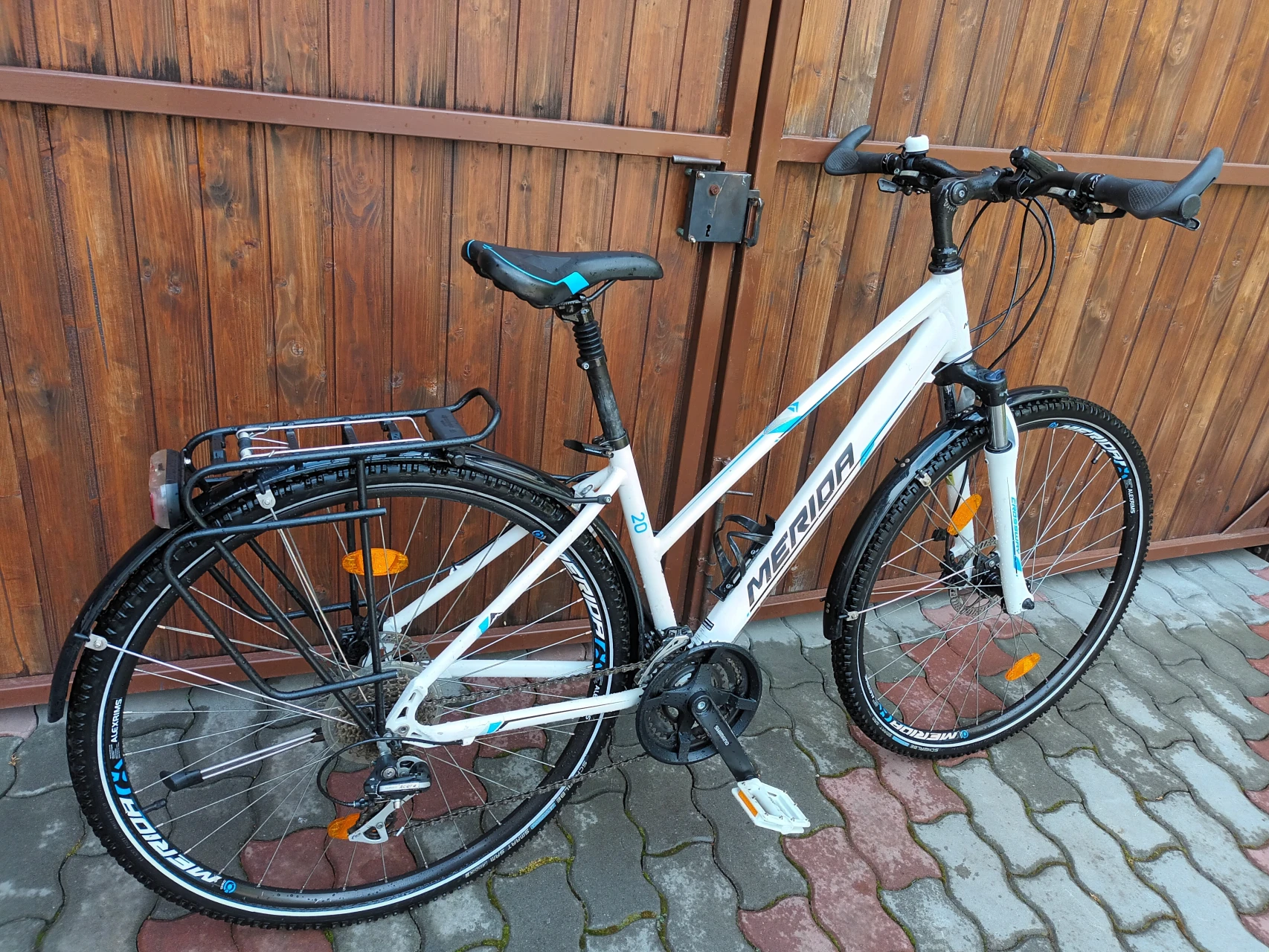 1. Bicicleta Merida Crossway damă