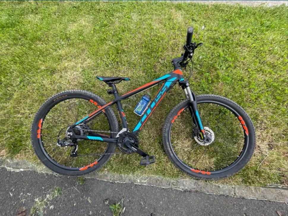 1. Vând bicicleta Cross GRX 7 HDB
