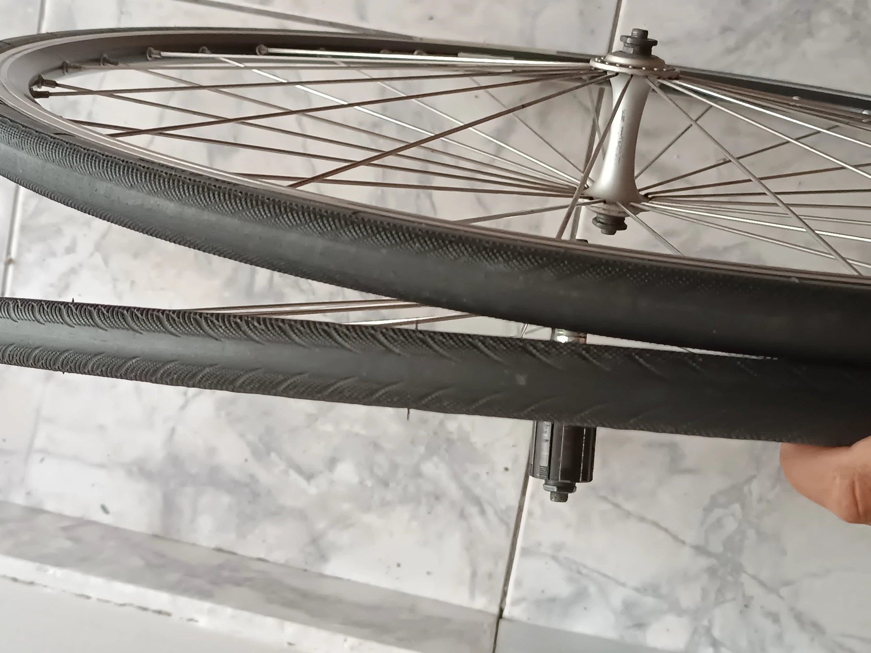 1. Roti Mavic CXP22