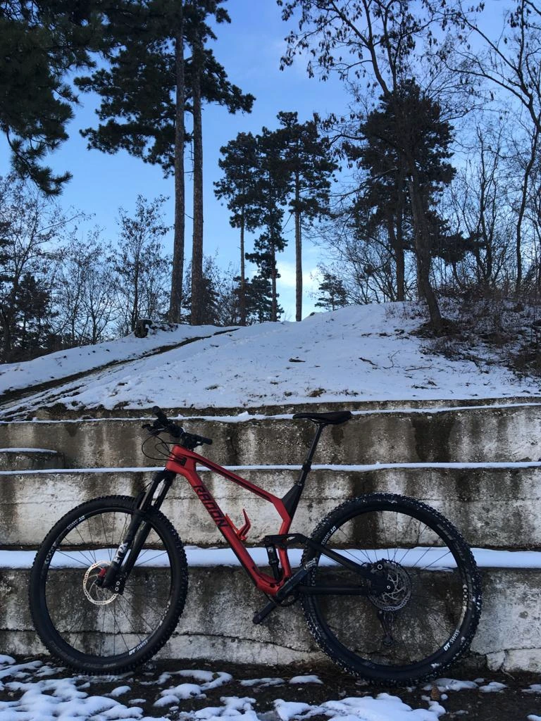1. Radon Skeen Trail 9.0 C.F.