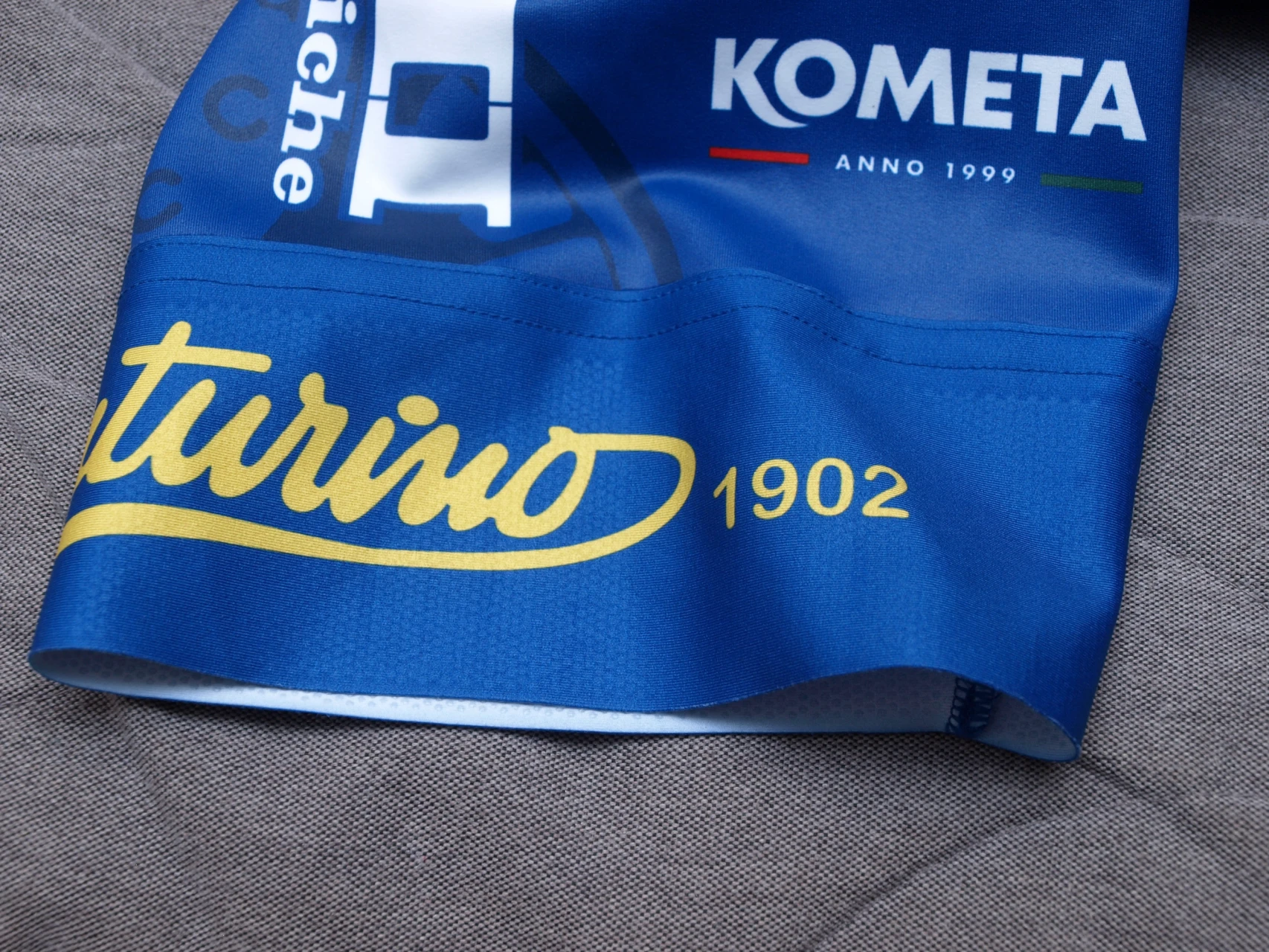 1. Pantaloni scurti Be a Pro aero S