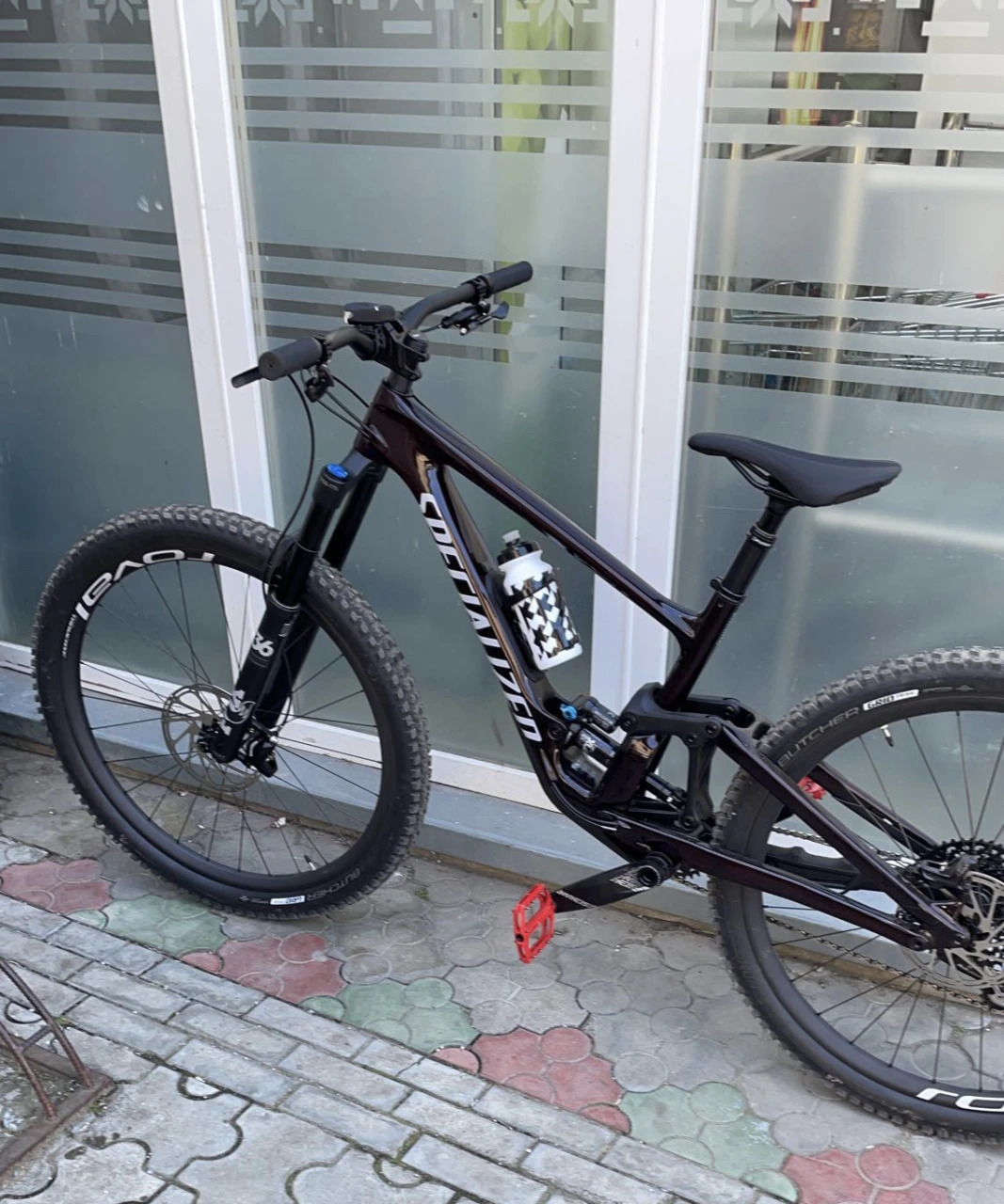 1. Specialized Enduro Expert Carbon