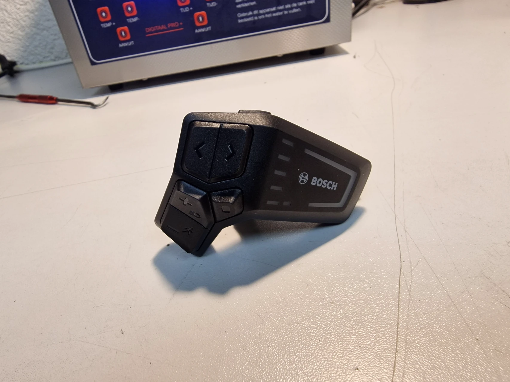 1. Led Remote Bosch Smart System BRC3600